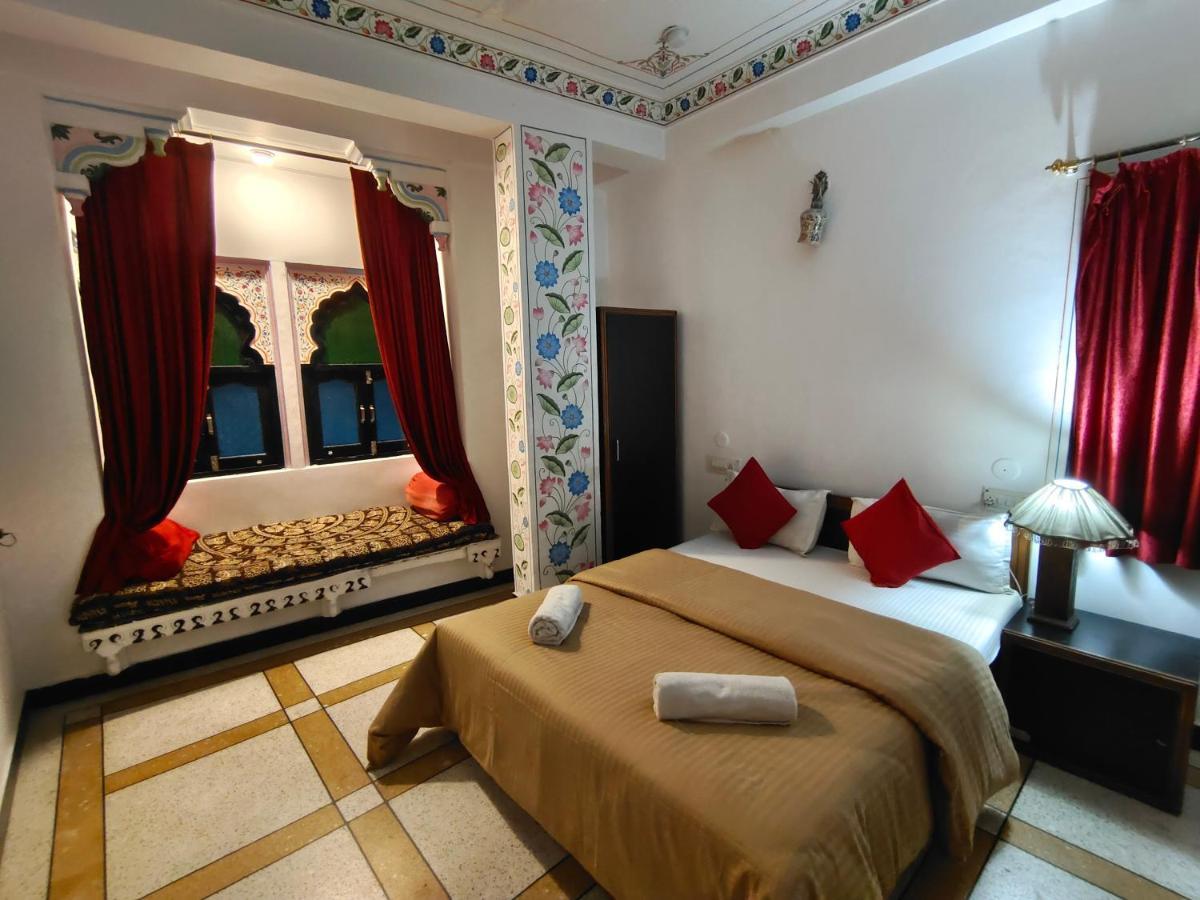 The Rustic Monk Hostel Udaipur Exterior photo