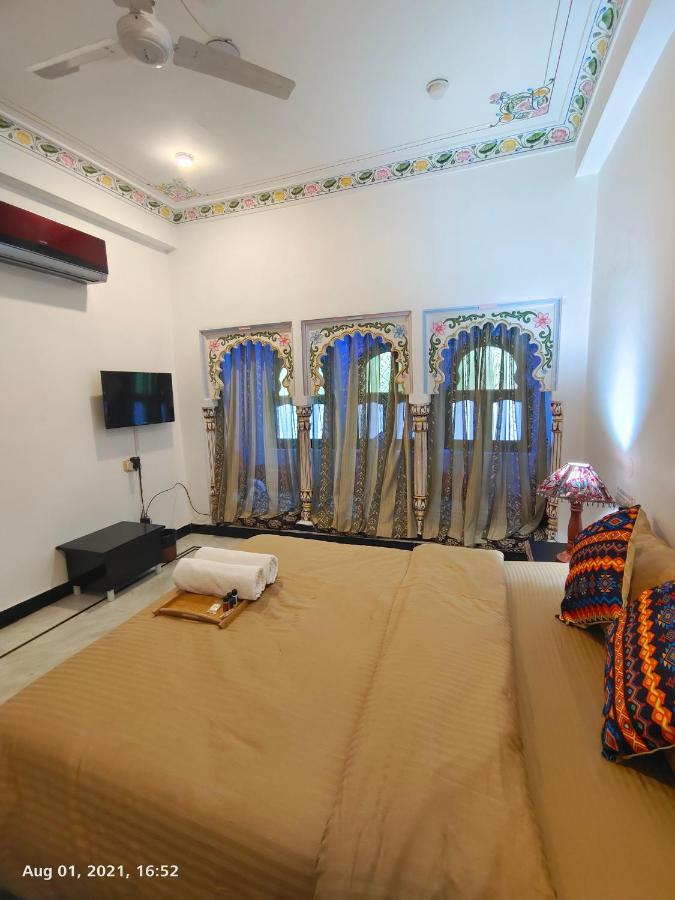 The Rustic Monk Hostel Udaipur Exterior photo