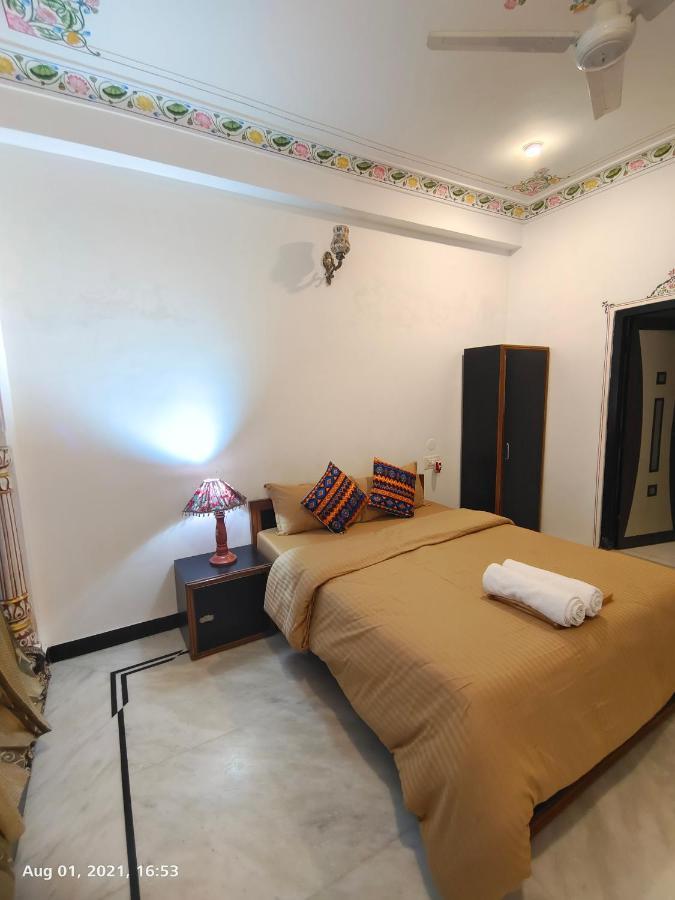 The Rustic Monk Hostel Udaipur Exterior photo