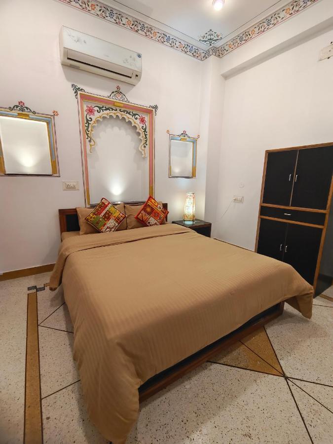 The Rustic Monk Hostel Udaipur Exterior photo